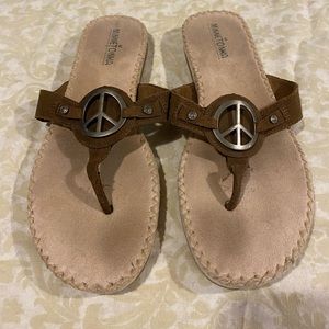 Minnetonka Peace sign brown suede flip flops